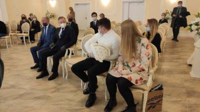 В ЗАГСе Красносельского района впервые торжественно зарегистрировали детей