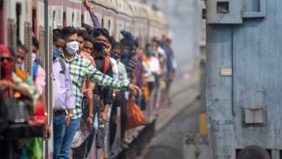 Пассажирский поезд в Индии проехал 35 км задним ходом