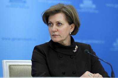 Попова объяснила, почему в России рано отменять масочный режим