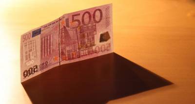 В Латвии стартует выдача пособий в 500 евро