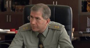 Суд разрешил Гаспаряну остаться главой Генштаба Армении