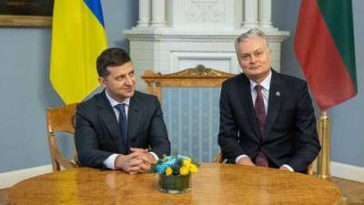 Президент Литвы прибыл в Киев
