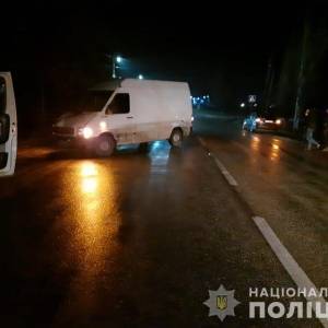 В Вольнянске сбили 16-летнюю девушку: она скончалась в автомобиле «скорой». Фото