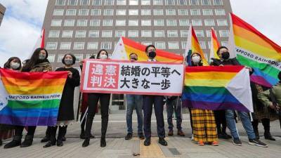 Суд в Японии постановил непризнание однополых браков неконституционным