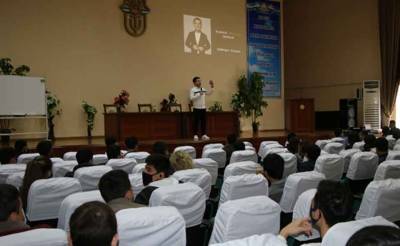 "Узбекистон темир йуллари" организовала тренинг для молодежи