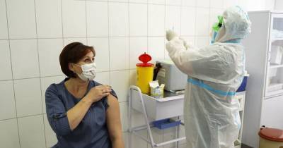 Сколько с начала прививочной кампании украинцев уже привито от коронавируса: Минздрав обновил цифры
