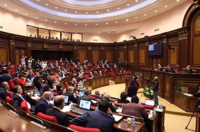 Внеочередные парламентские выборы в Армении пройдут 20 июня