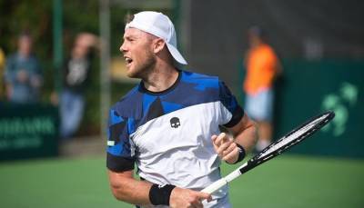 Илья Марченко вышел в четвертьфинал турнира в Бьелле