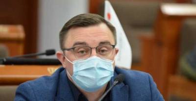 Депутат Киевсовета предлагает купить марки и конверты для одного из управлений Дарницкой РГА за счет своего депутатского фонда