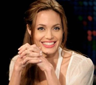 Взъерошенная Анджелина Джоли в дерзком наряде приковала к себе взгляды: "Какая шикарная!"