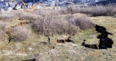 Страшный оползень угрожает Тбилиси: массы земли могут разрушить трассу - видео