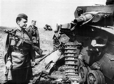 Какую премию получали красноармейцы за уничтожение одного немецкого танка