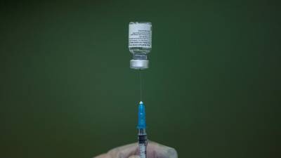Первую партию вакцины Pfizer Украина получит в апреле