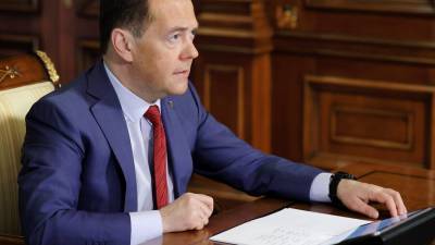 Медведев прокомментировал слова Байдена о Путине
