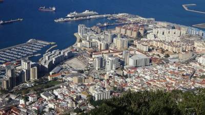 Гибралтар первым в мире полностью привил всё взрослое население от COVID-19
