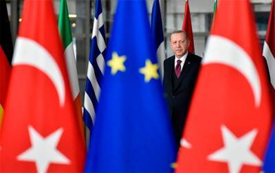 ЕС заморозил планы санкций против Турции из-за улучшения отношений - СМИ