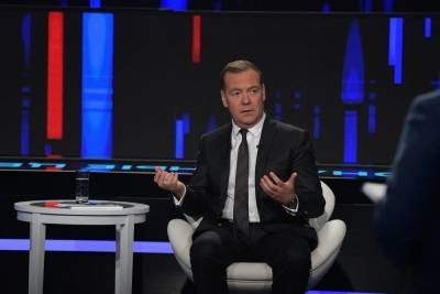 Медведев заявил, что Байден производил адекватное впечатление, но время его не пощадило