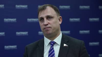 Депутат Вострецов предложил разработать новую систему оплаты труда бюджетников