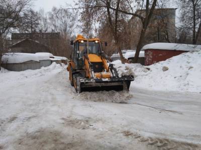 54 человека расчищают Советский район Нижнего Новгорода от снега