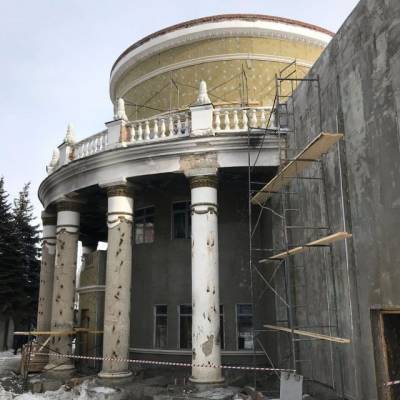 Мэр Новокузнецка показал ход ремонта кинотеатра «Коммунар»
