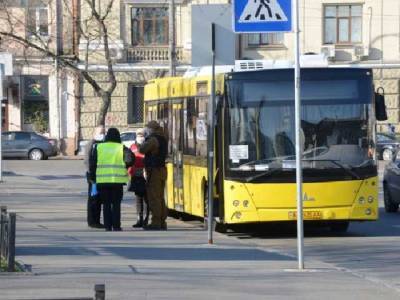 «Почему остается работать транспорт?» Ткаченко поддел объявившего жесткий карантин Кличко
