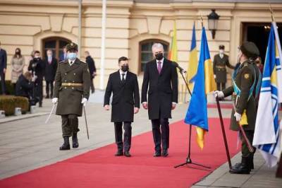 В Украину прибыл президент Литвы, он подписал с Зеленским декларацию