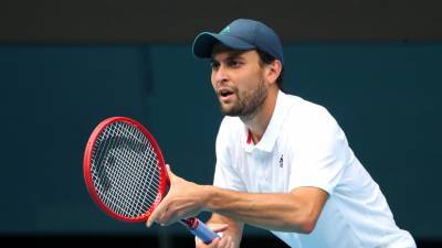 Карацев одержал победу над Синнером и вышел в полуфинал турнира ATP в Дубае
