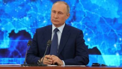 Путин призвал наращивать частные инвестиции в Крым
