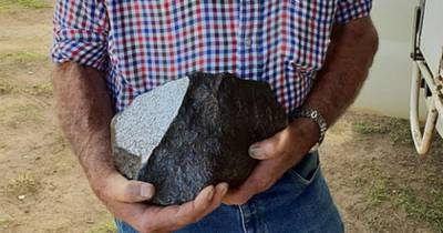 Друзья нашли редчайший метеорит вместо золота и получили 11 млн