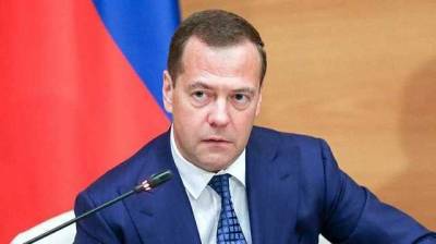 Медведев назвал "издержками возраста" слова Байдена о Путине