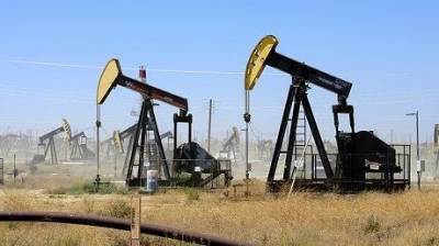 Цены на нефть продолжают снижаться, — Reuters