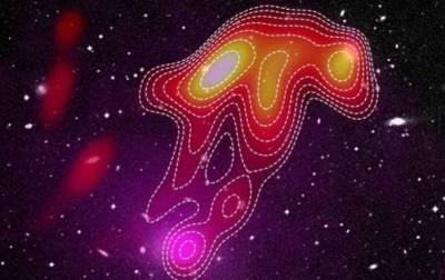 В космосе заметили загадочную "световую медузу"