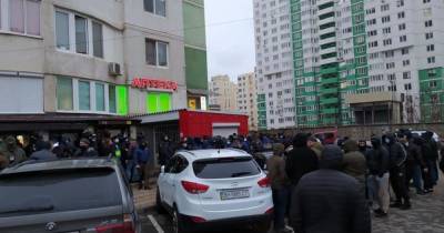 Жестокое избиение АТОшника: в Одессе митинговали возле офиса частной охраны (фото)