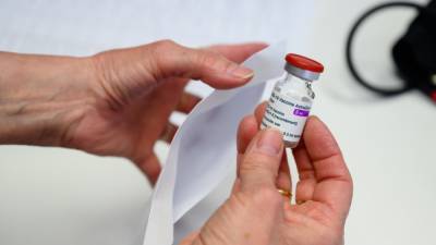 Европейский регулятор: вакцина AstraZeneca не связана с тромбами