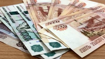 Двое бывших работников в Ленобласти получили зарплату после вмешательства прокурора