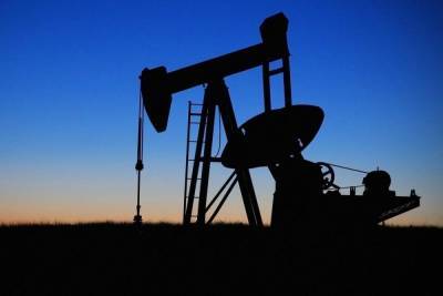 Цена на нефть марки Brent упала ниже 63 долларов