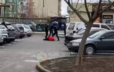 "Стал на нашем месте": в Одессе охранники избили ветерана АТО – видео