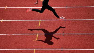 World Athletics возобновит выдачу нейтральных статусов спортсменам РФ