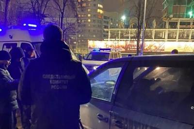 Тела трех человек обнаружили в припаркованном автомобиле в российском городе