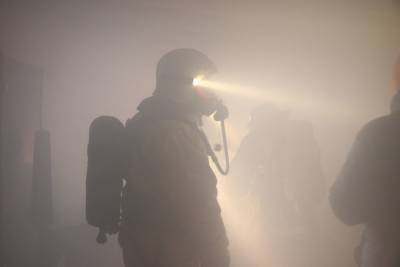 Пожарно-тактические учения провели на рыбообрабатывающем заводе в Долинске