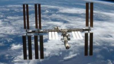 Экипаж МКС изменит место стыковки пилотируемого корабля "Союз МС-17"