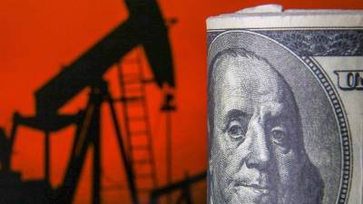 Цены на нефть упали почти на 8%
