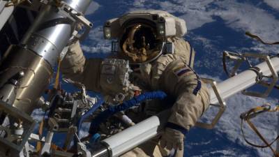 Российские космонавты перестыкуют "Союз МС-17" на МКС
