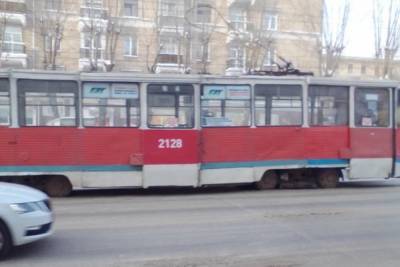 В Новосибирске на проезд в трамвае №8 ввели 50-процентную скидку