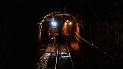 Рабочий погиб в шахте в Кемеровской области