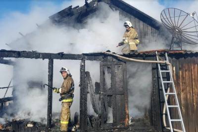 В Бурятии двое мужчин попали в реанимацию после пожара