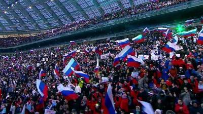 До позднего вечера в Крыму продолжались торжества в честь седьмой годовщины воссоединения полуострова с Россией