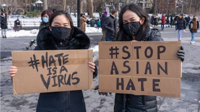 После массового убийства азиатов в Атланте в США начались новые антирасистские протесты