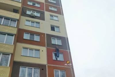 Кошмар на улице Мясниковой: подробности трагедии с трупом на стене дома в Новосибирске