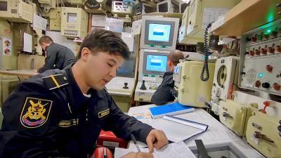 Моряки-подводники ЧФ исполнили песню "Усталая подлодка"